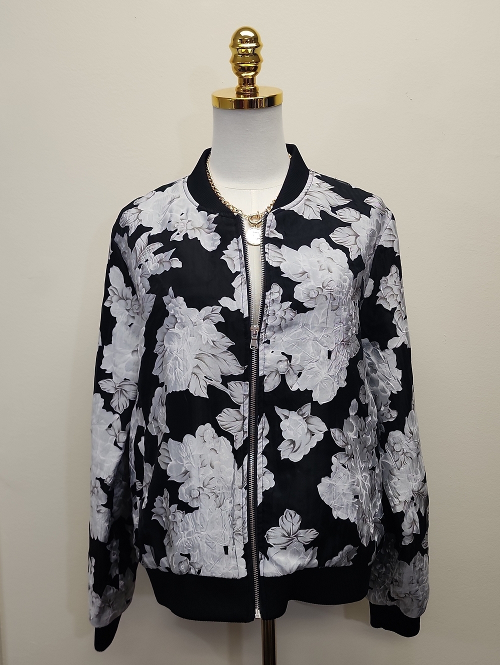i Jeans by Buffalo Black White Floral Bomber Jacket Size Large